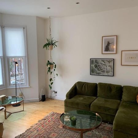 Lovely Spacious 1-Bedroom Flat In Tufnell Park Close To Central لندن المظهر الخارجي الصورة