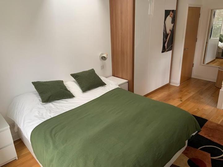 Lovely Spacious 1-Bedroom Flat In Tufnell Park Close To Central لندن المظهر الخارجي الصورة