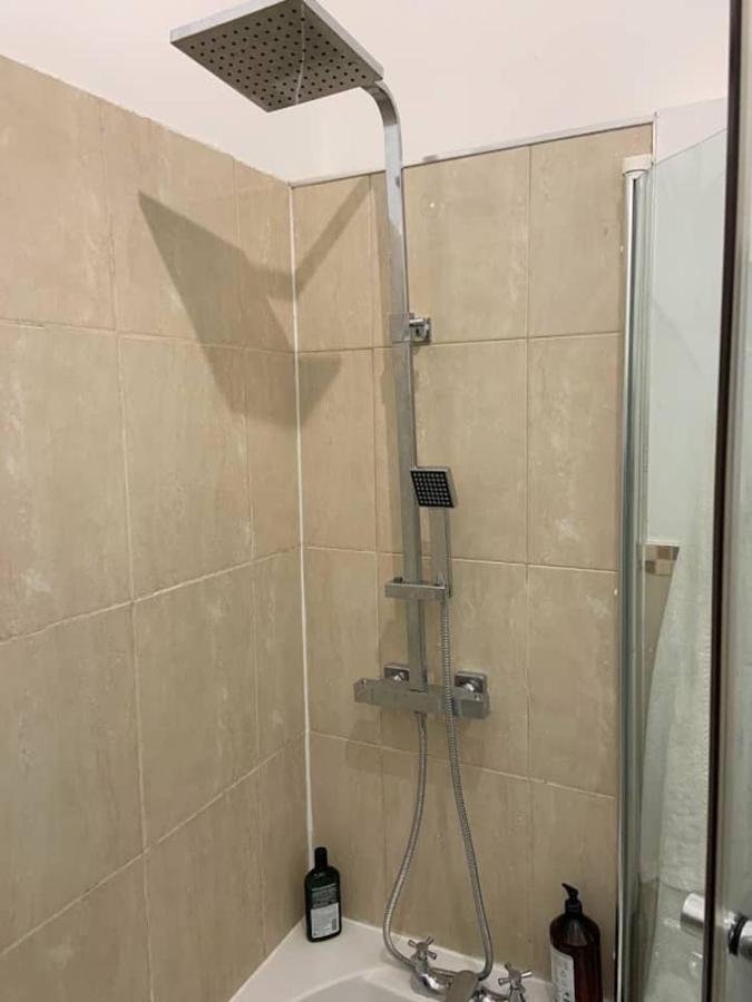 Lovely Spacious 1-Bedroom Flat In Tufnell Park Close To Central لندن المظهر الخارجي الصورة