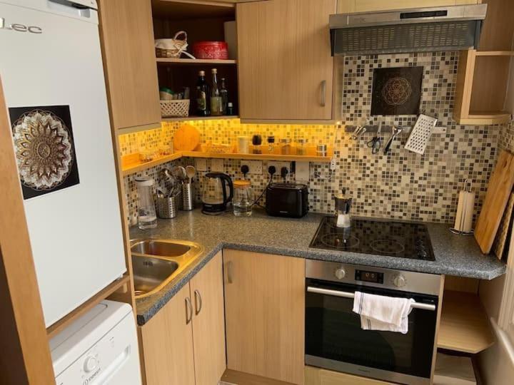 Lovely Spacious 1-Bedroom Flat In Tufnell Park Close To Central لندن المظهر الخارجي الصورة